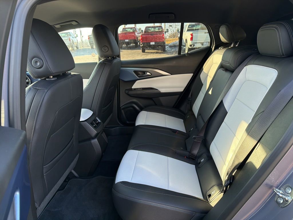 Used 2025 Chevrolet Equinox EV LT image 10