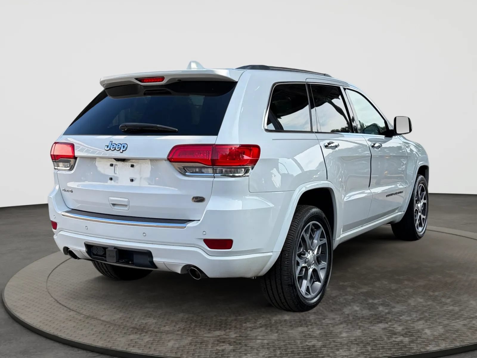 Used 2020 Jeep Grand Cherokee Overland AWD/4WD image 10