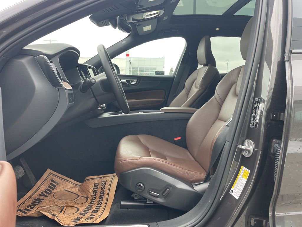Certified 2023 Volvo XC60 B5 Plus w/ Climate Package image 21