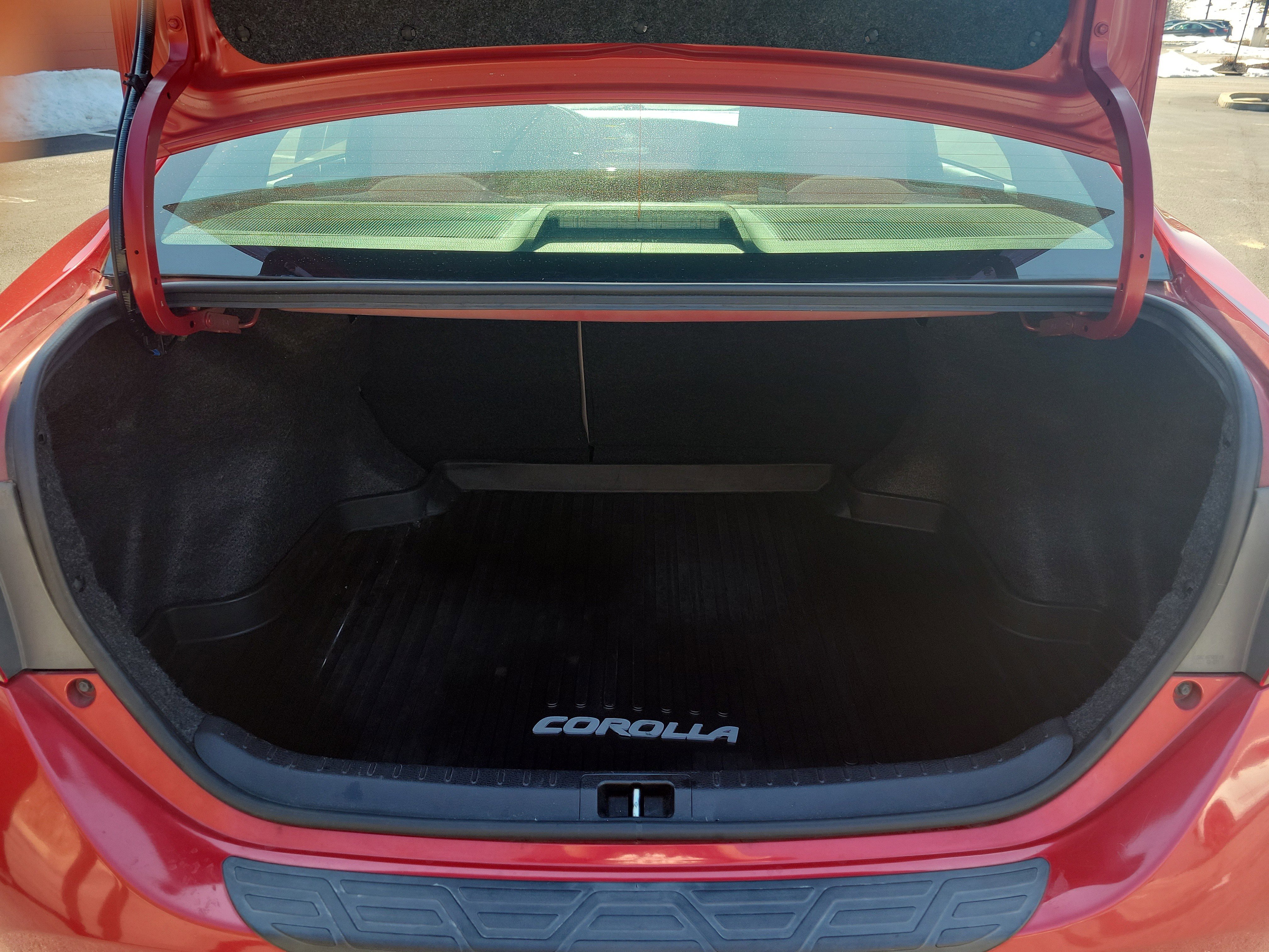 Used 2015 Toyota Corolla LE image 26