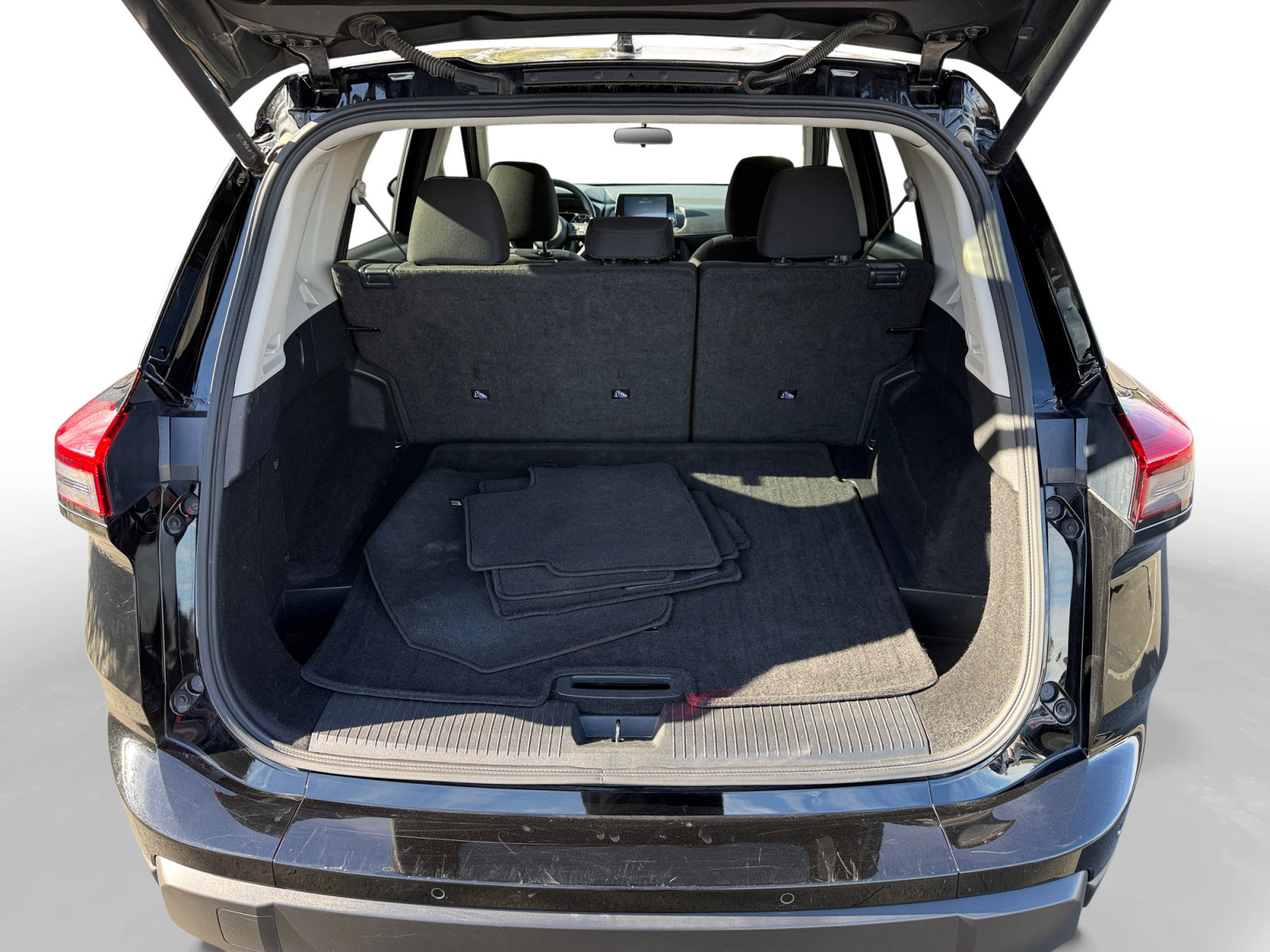 Used 2024 Nissan Rogue SV image 17