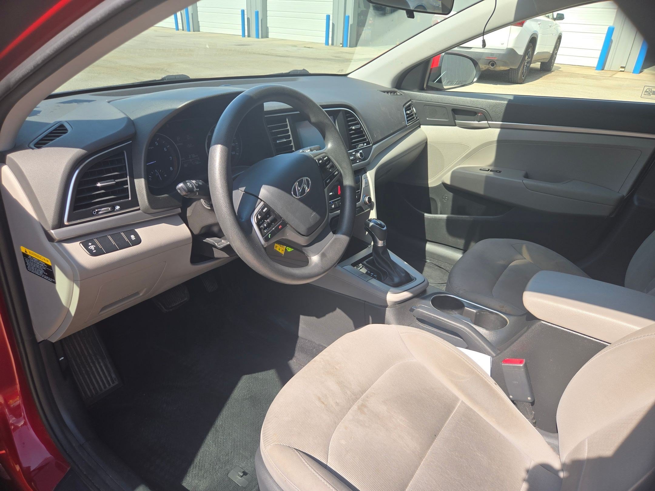 Used 2018 Hyundai Elantra SE w/ SE Connectivity Package 04 FWD image 11