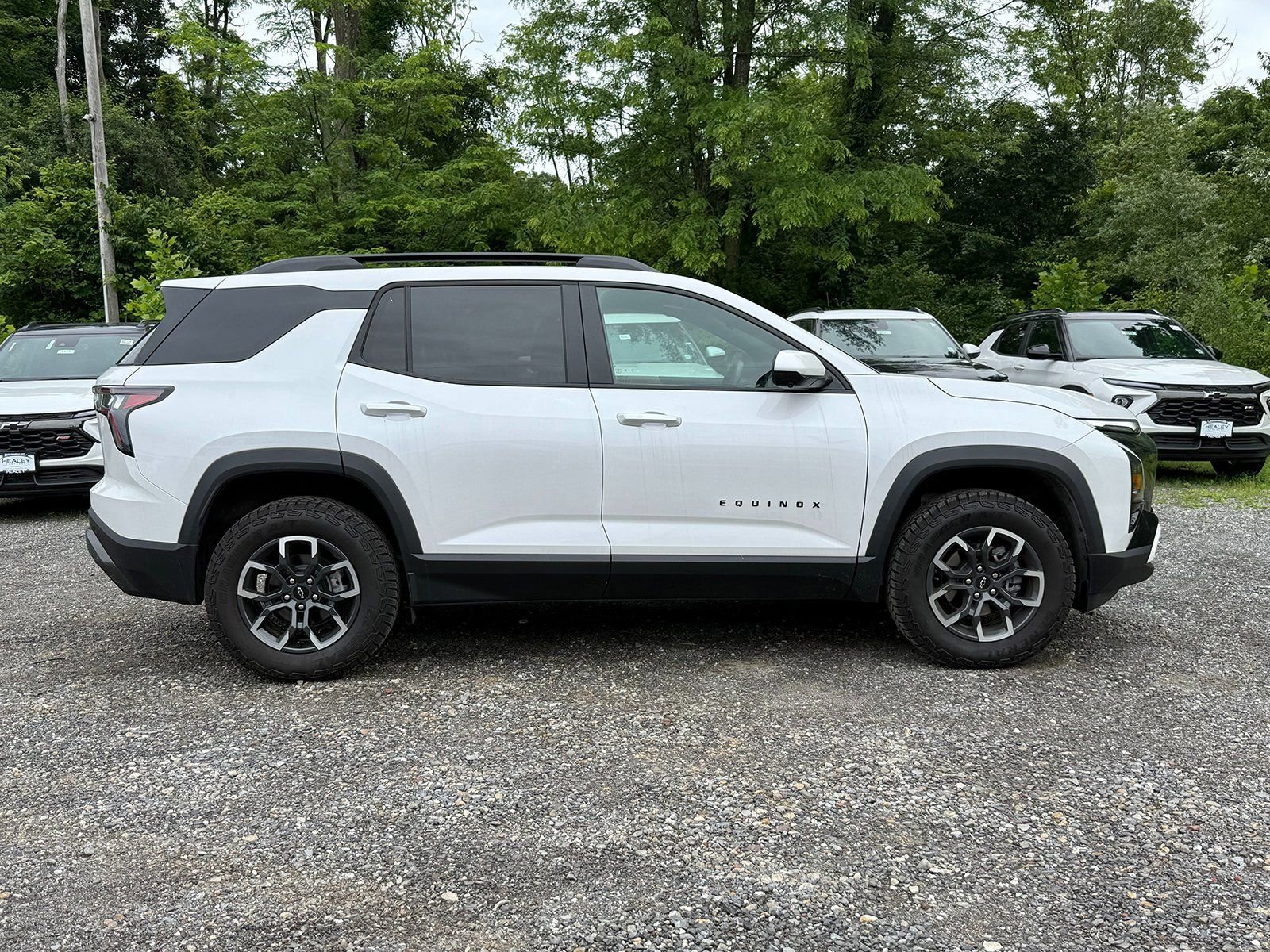 New 2025 Chevrolet Equinox ACTIV w/ Safety and Technology Package image 27