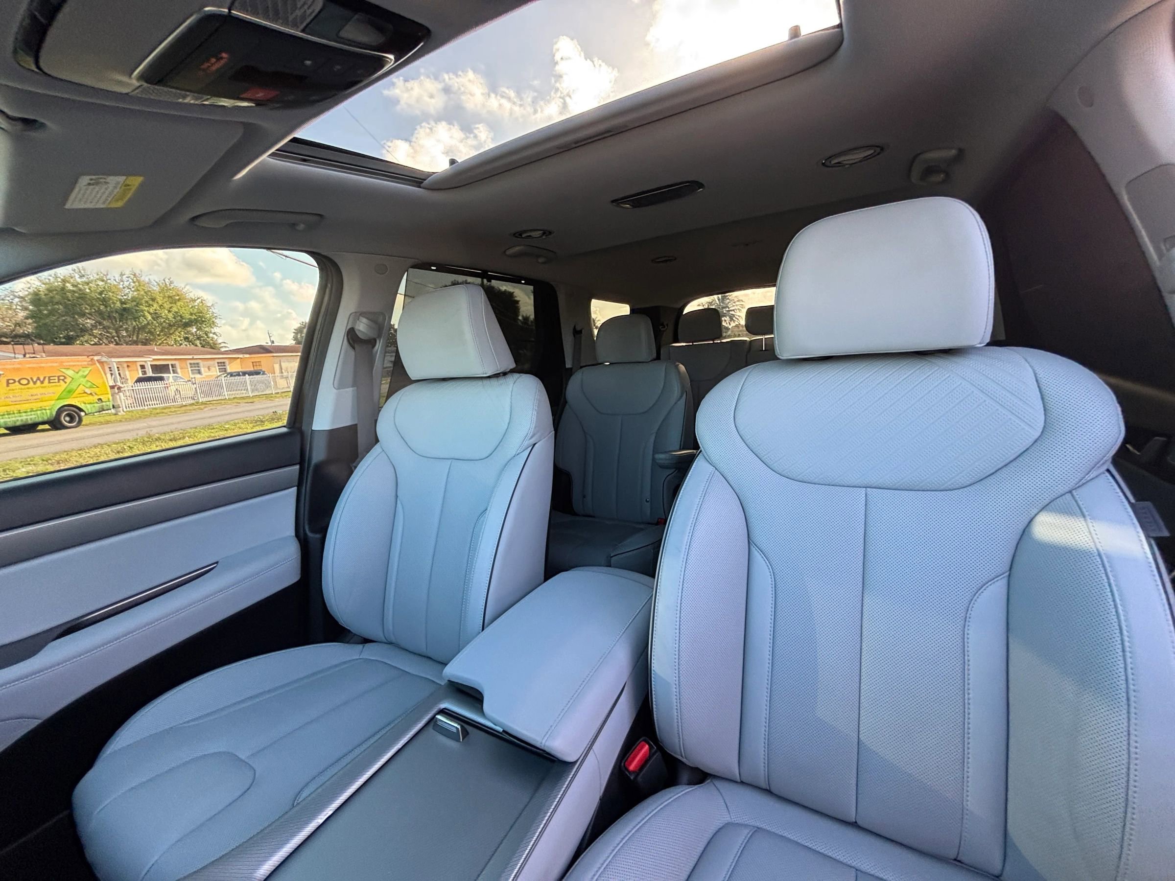 Used 2023 Hyundai Palisade SEL w/ Premium Package image 8