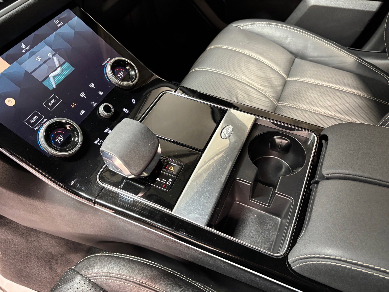 Used 2023 Land Rover Range Rover Velar R-Dynamic S AWD/4WD image 14