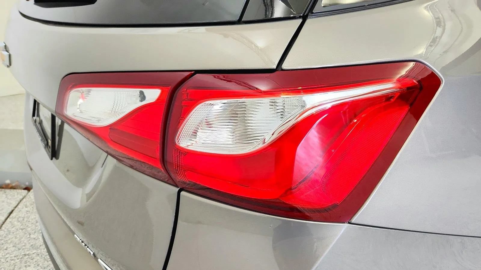 Used 2018 Chevrolet Equinox Premier AWD/4WD image 32