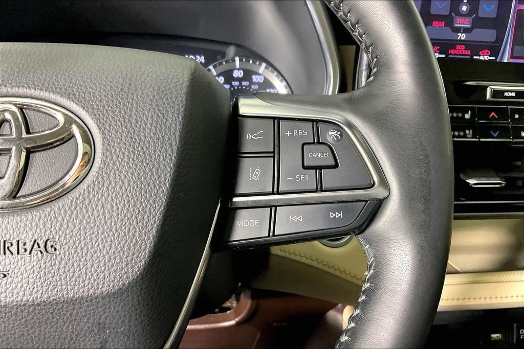 Used 2021 Toyota Highlander Limited image 29