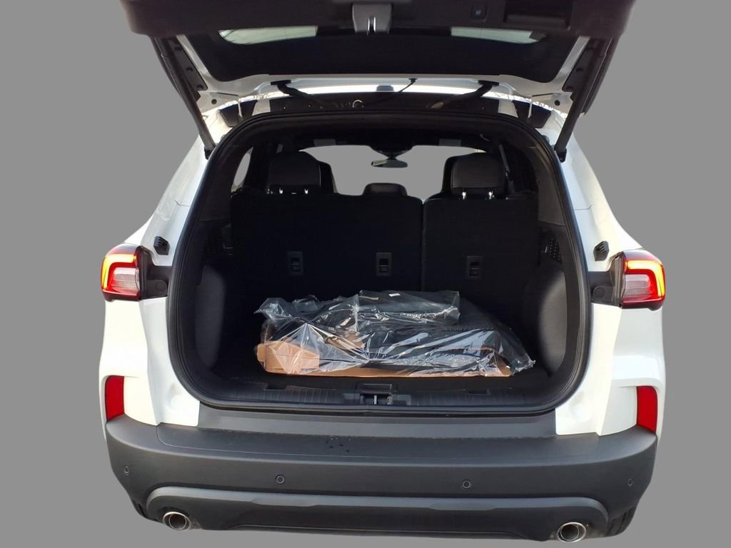 New 2026 Ford Escape ST-Line w/ Tech Pack #1 AWD/4WD image 8