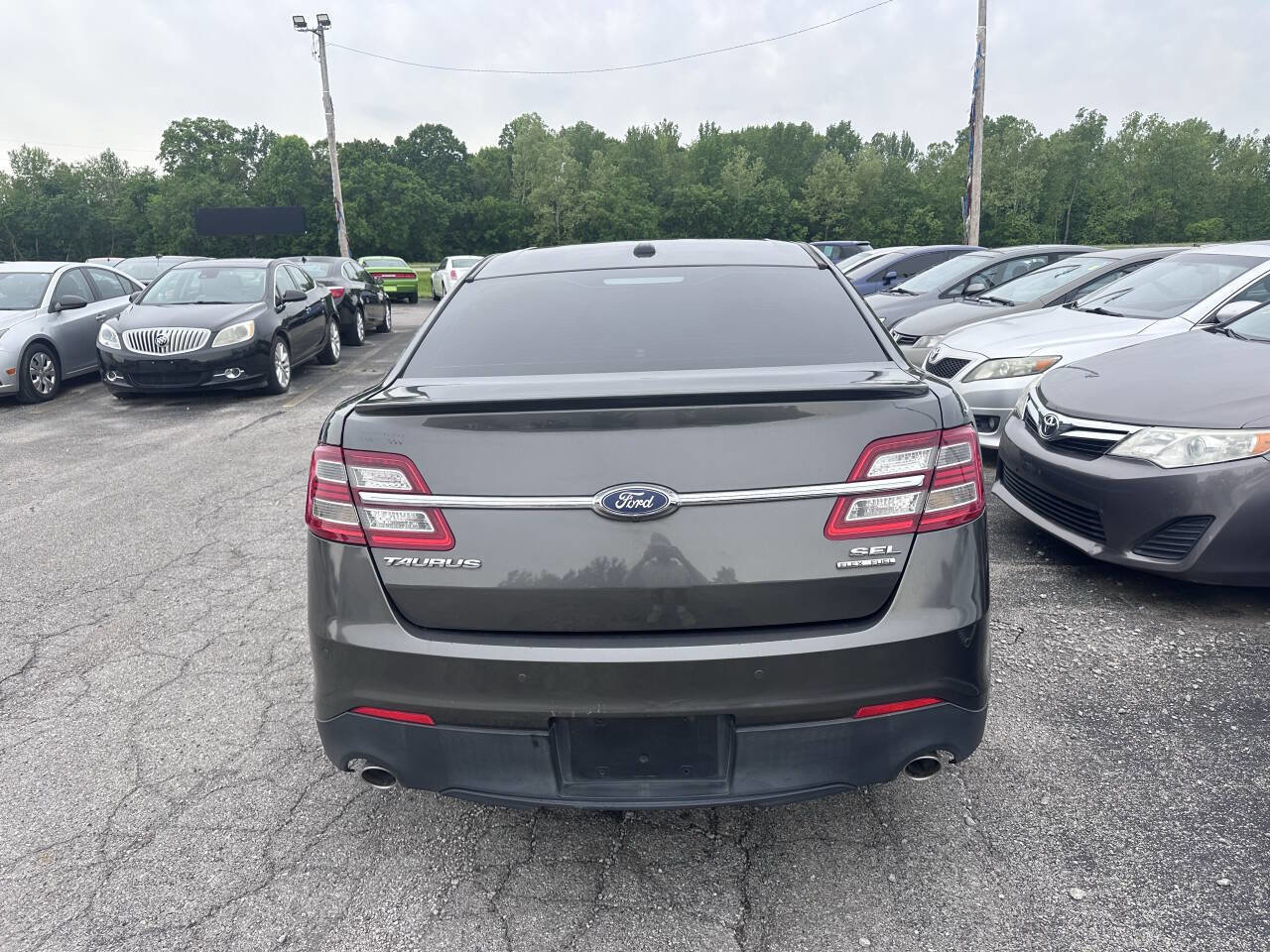 Used 2016 Ford Taurus SEL w/ Equipment Group 201A FWD image 5