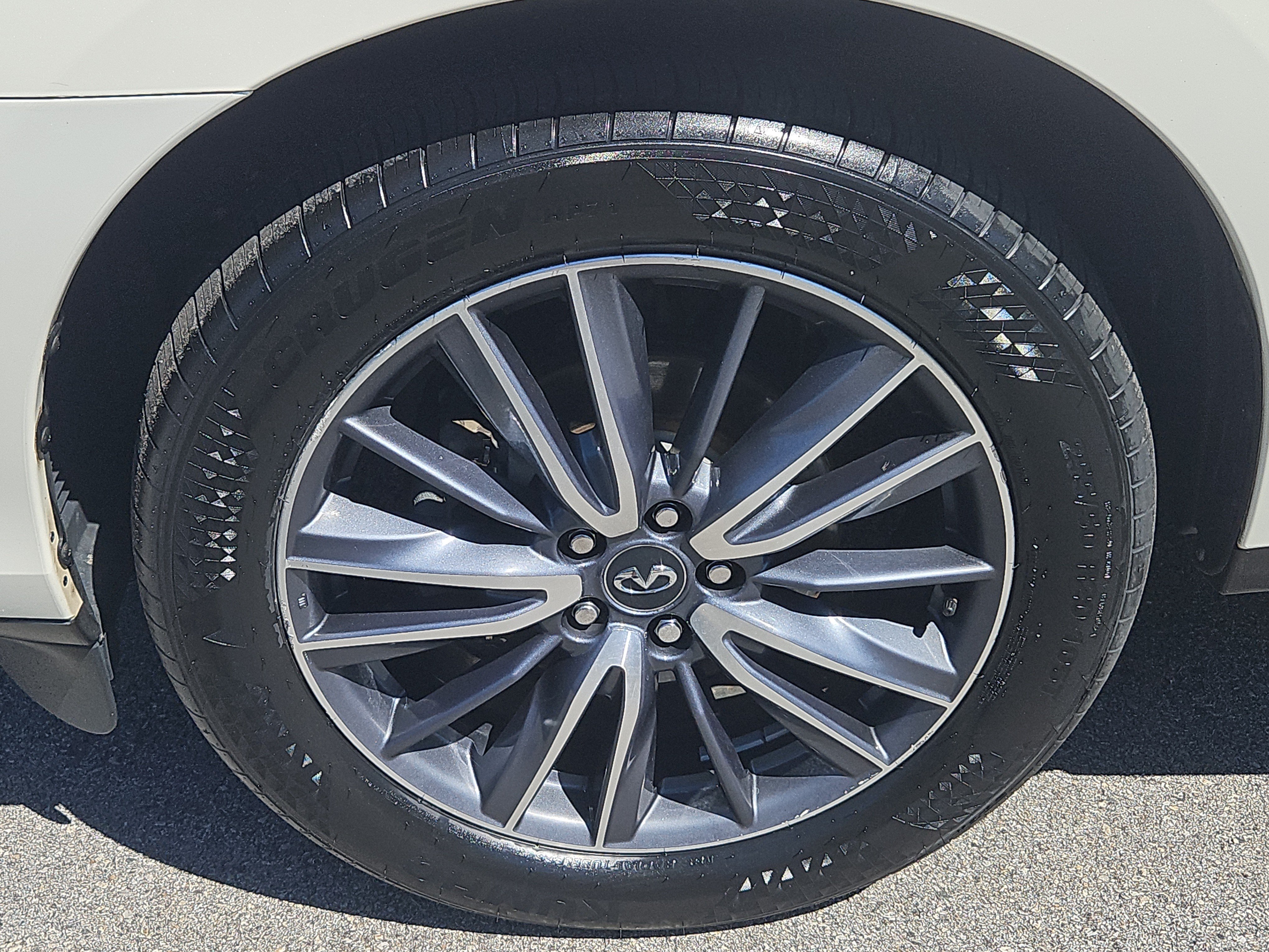Used 2019 INFINITI QX60 Luxe w/ Sensory Package AWD/4WD image 4