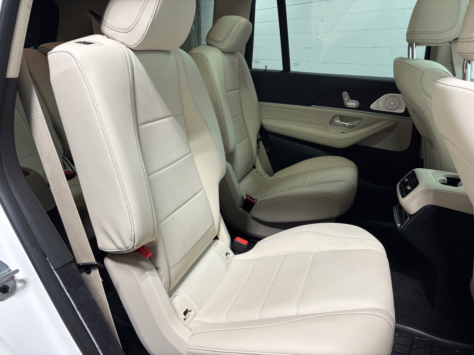 Used 2023 Mercedes-Benz GLS 450 4MATIC image 36