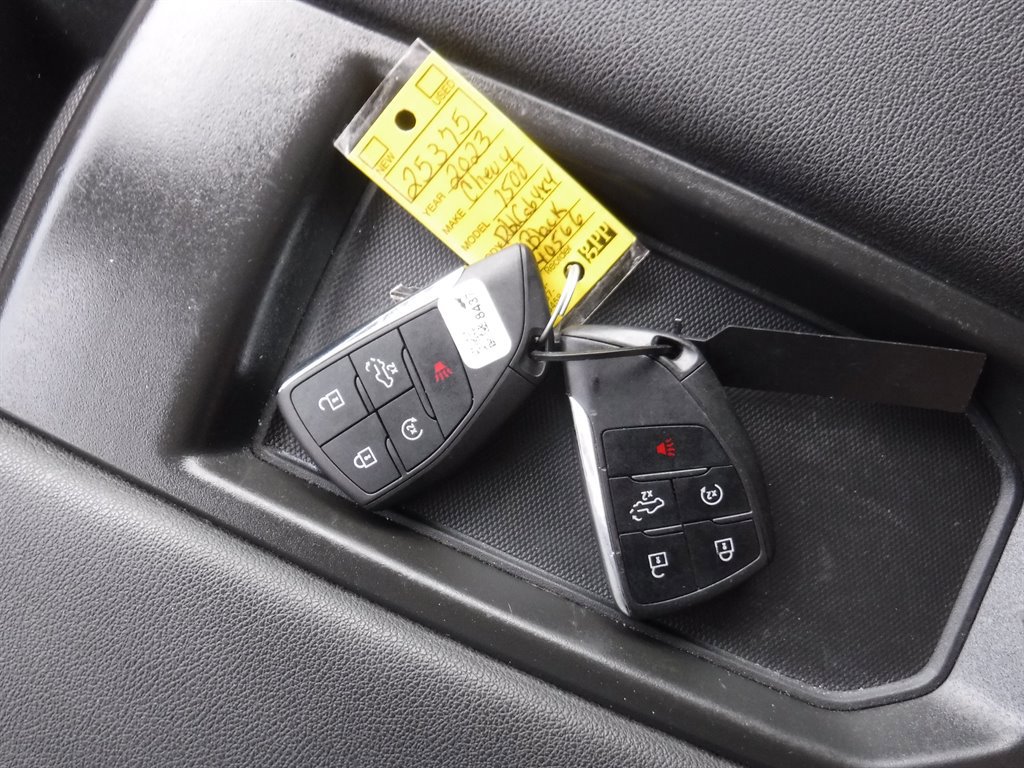 Used 2023 Chevrolet Silverado 1500 LT image 19