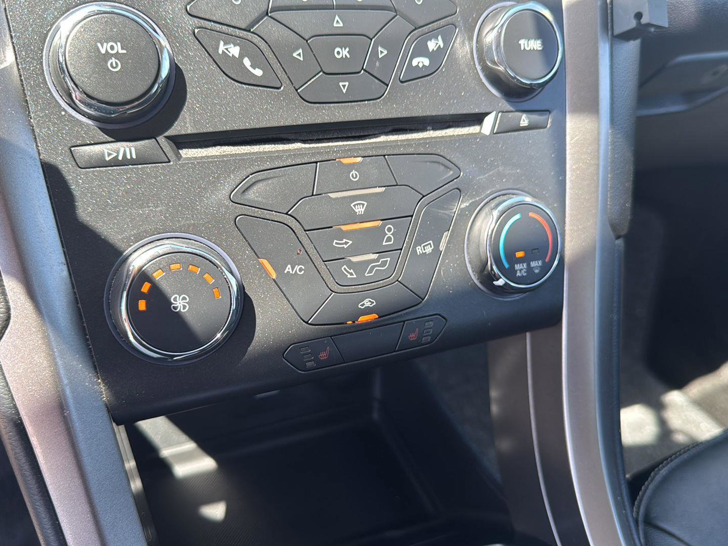 Used 2018 Ford Fusion SE image 24