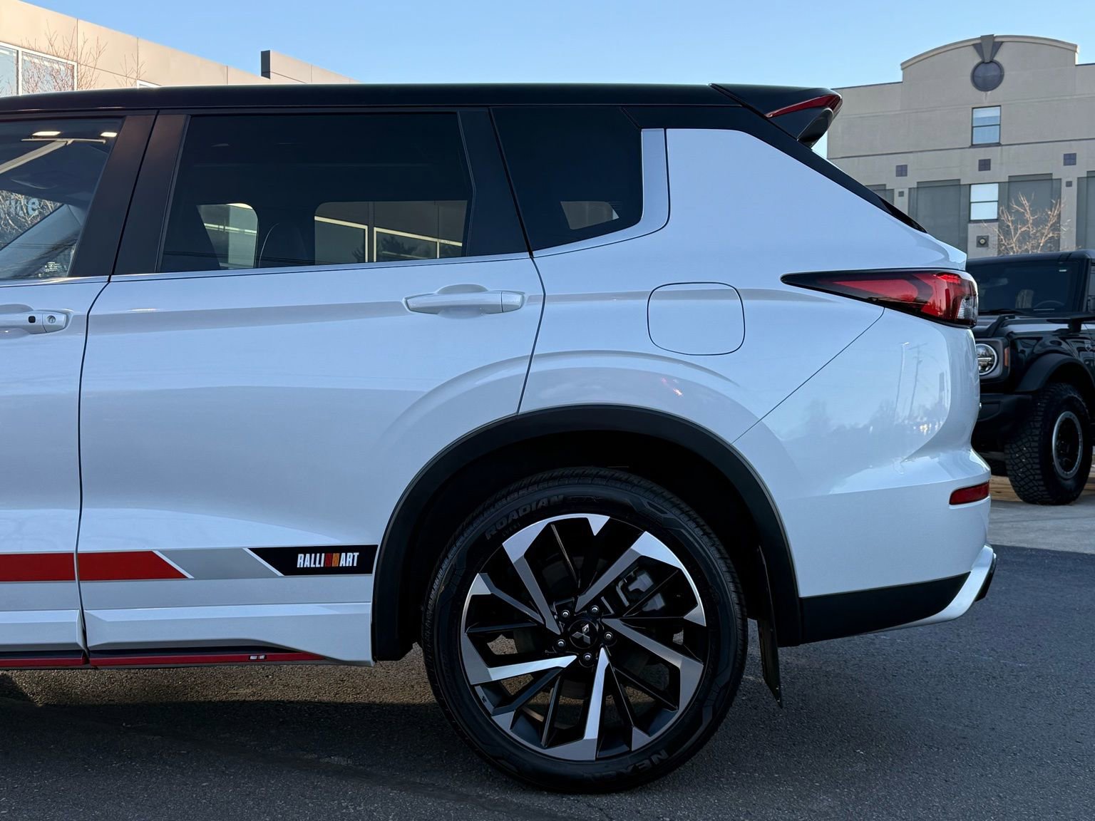 Used 2024 Mitsubishi Outlander SEL image 9