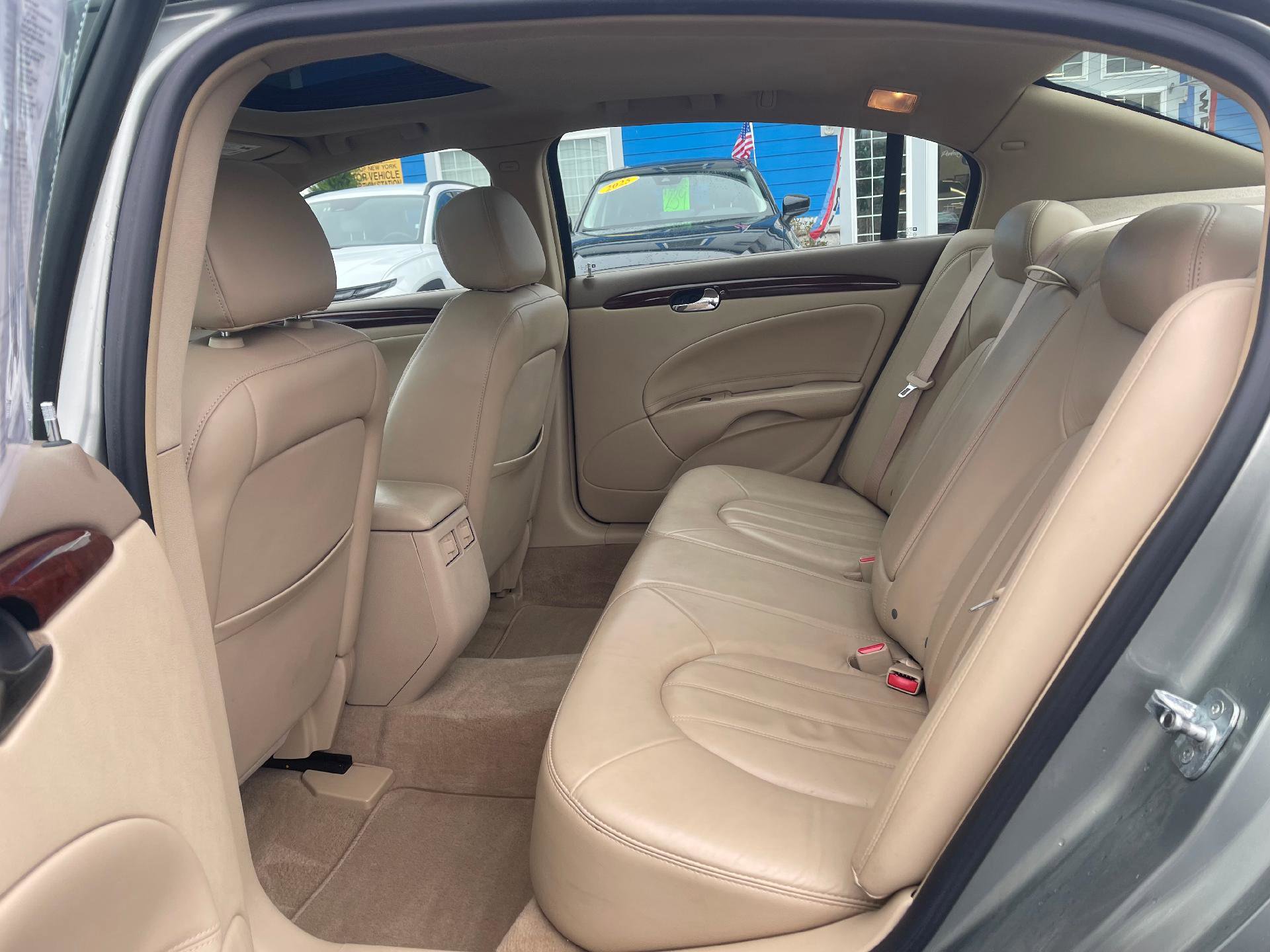 Used 2006 Buick Lucerne CXL w/ Luxury Package FWD image 5