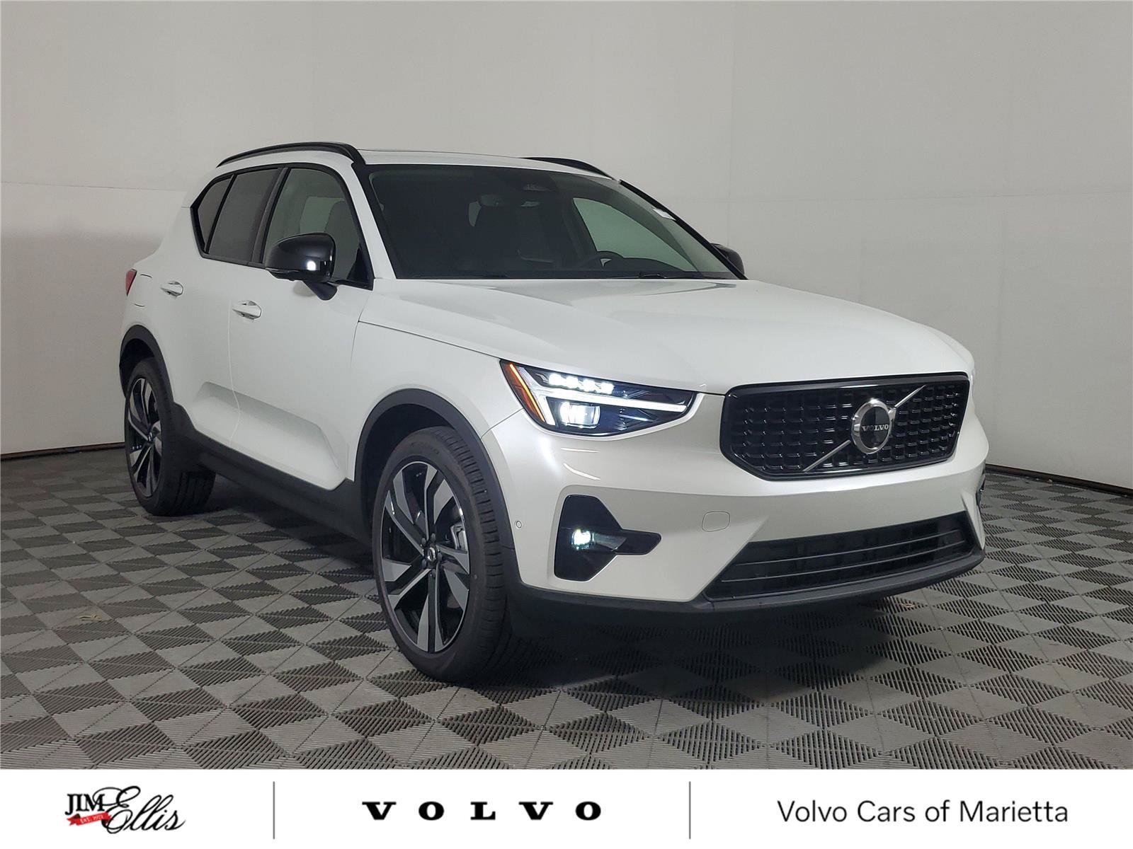 New 2026 Volvo XC40 B5 Plus w/ Climate Package AWD/4WD image 1