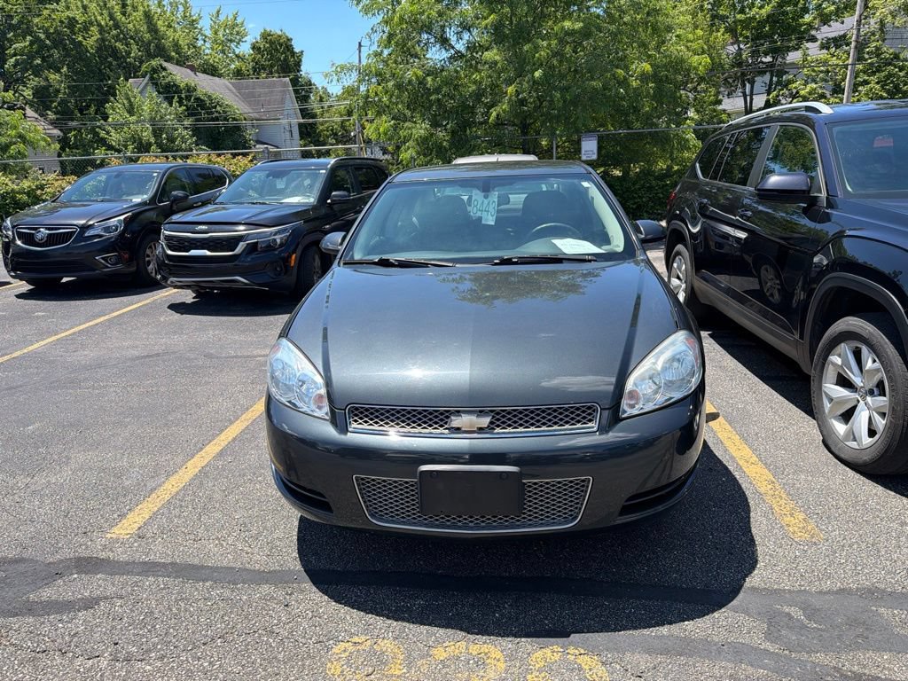 Used 2016 Chevrolet Impala LT FWD image 2