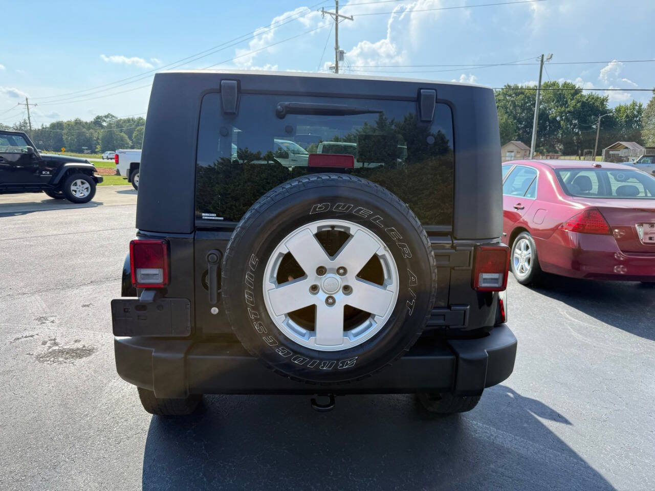 Used 2007 Jeep Wrangler Sahara w/ PWR Convenience Group AWD/4WD image 3