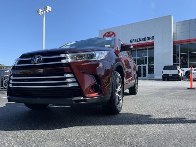 Certified 2019 Toyota Highlander LE AWD/4WD image 4