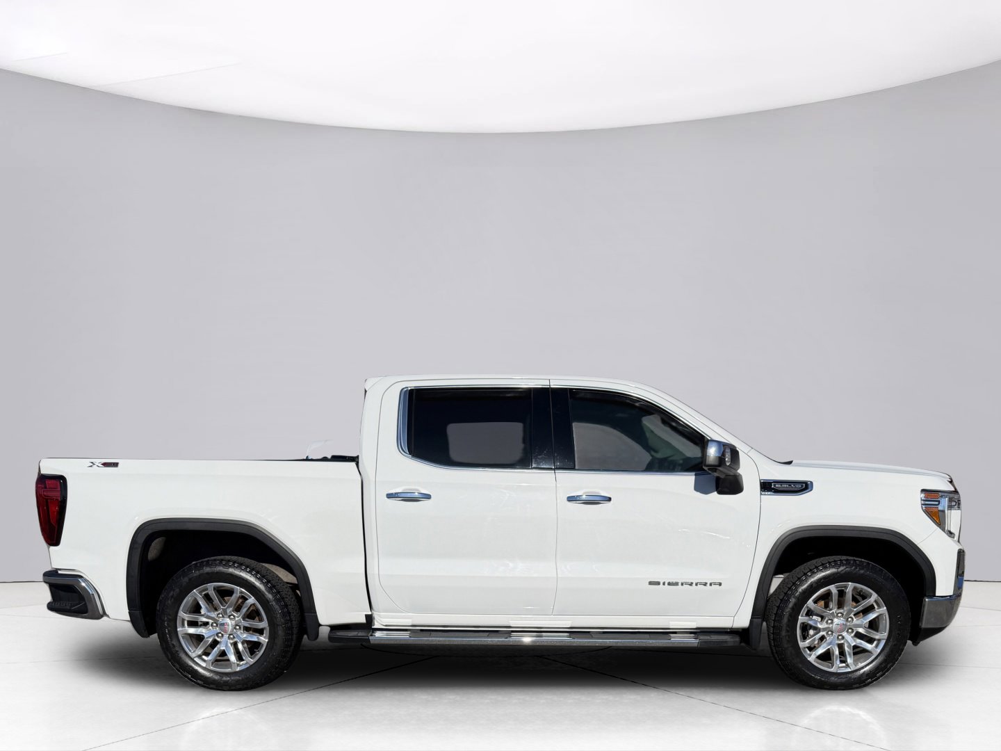 Used 2021 GMC Sierra 1500 SLT w/ SLT Premium Package image 17