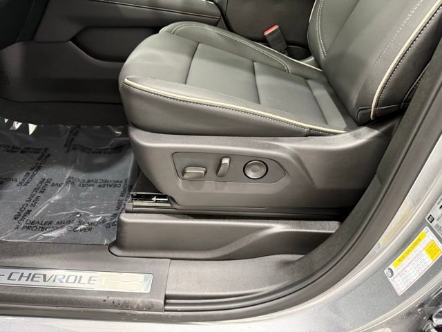 New 2026 Chevrolet Suburban Premier w/ Sun And Tow Package image 15