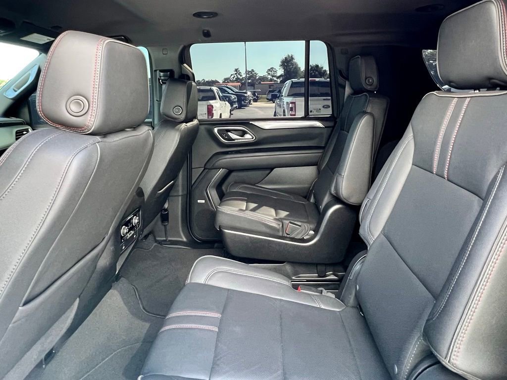 Used 2023 Chevrolet Suburban RST w/ Luxury Package image 22