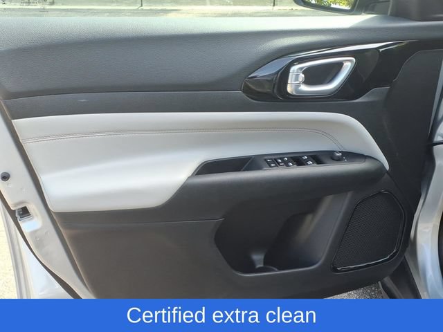 Certified 2024 Jeep Compass Limited AWD/4WD image 8