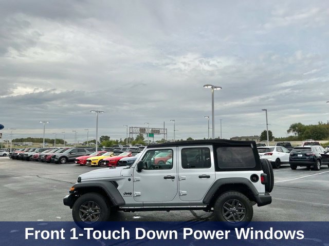 Used 2024 Jeep Wrangler Unlimited Sport AWD/4WD image 9