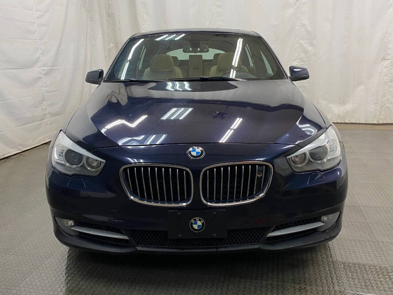 Used 2010 BMW 550i Gran Turismo xDrive AWD/4WD image 3