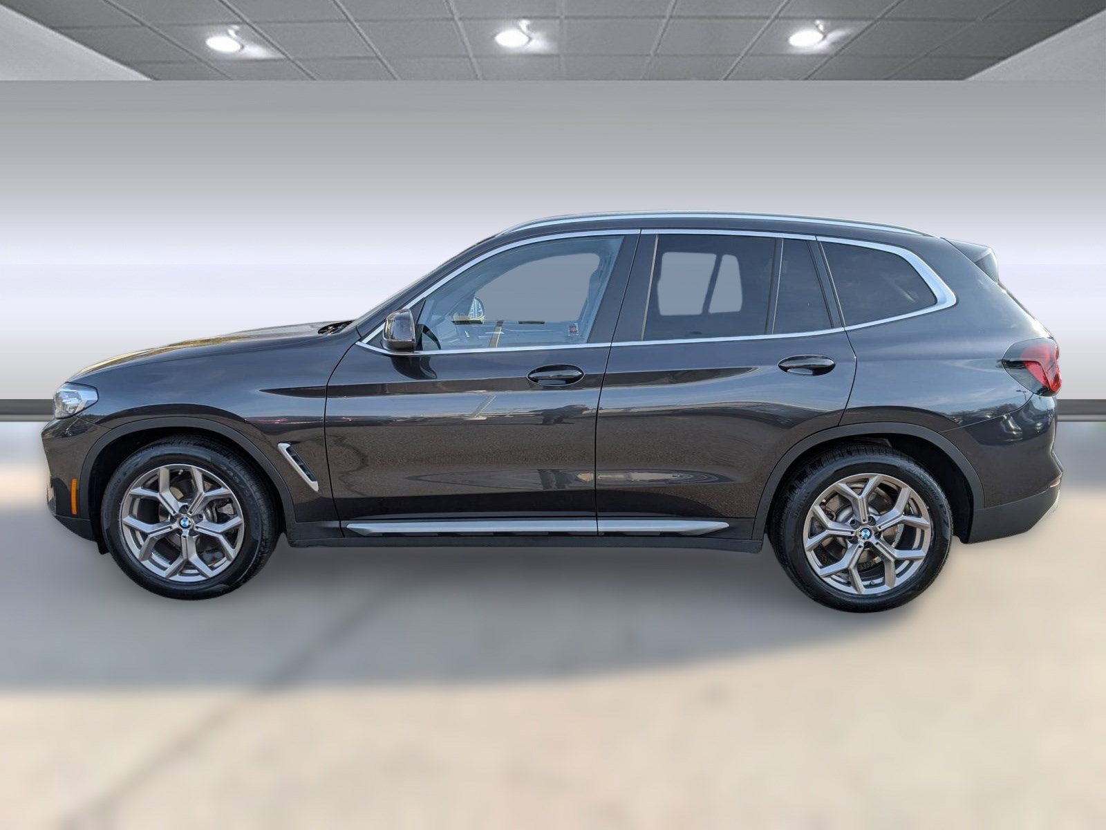 Used 2024 BMW X3 sDrive30i w/ Convenience Package w/ZPA image 2