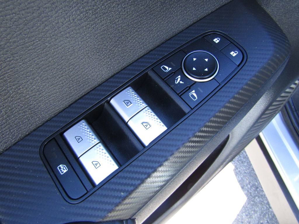 Used 2023 Mitsubishi Outlander SE image 13