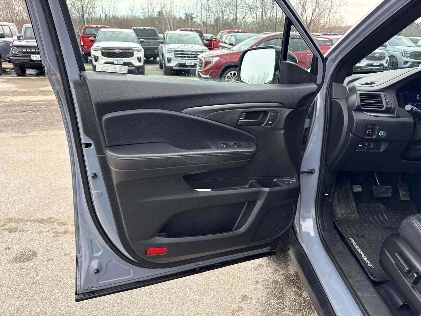 Used 2023 Honda Passport EX-L image 10