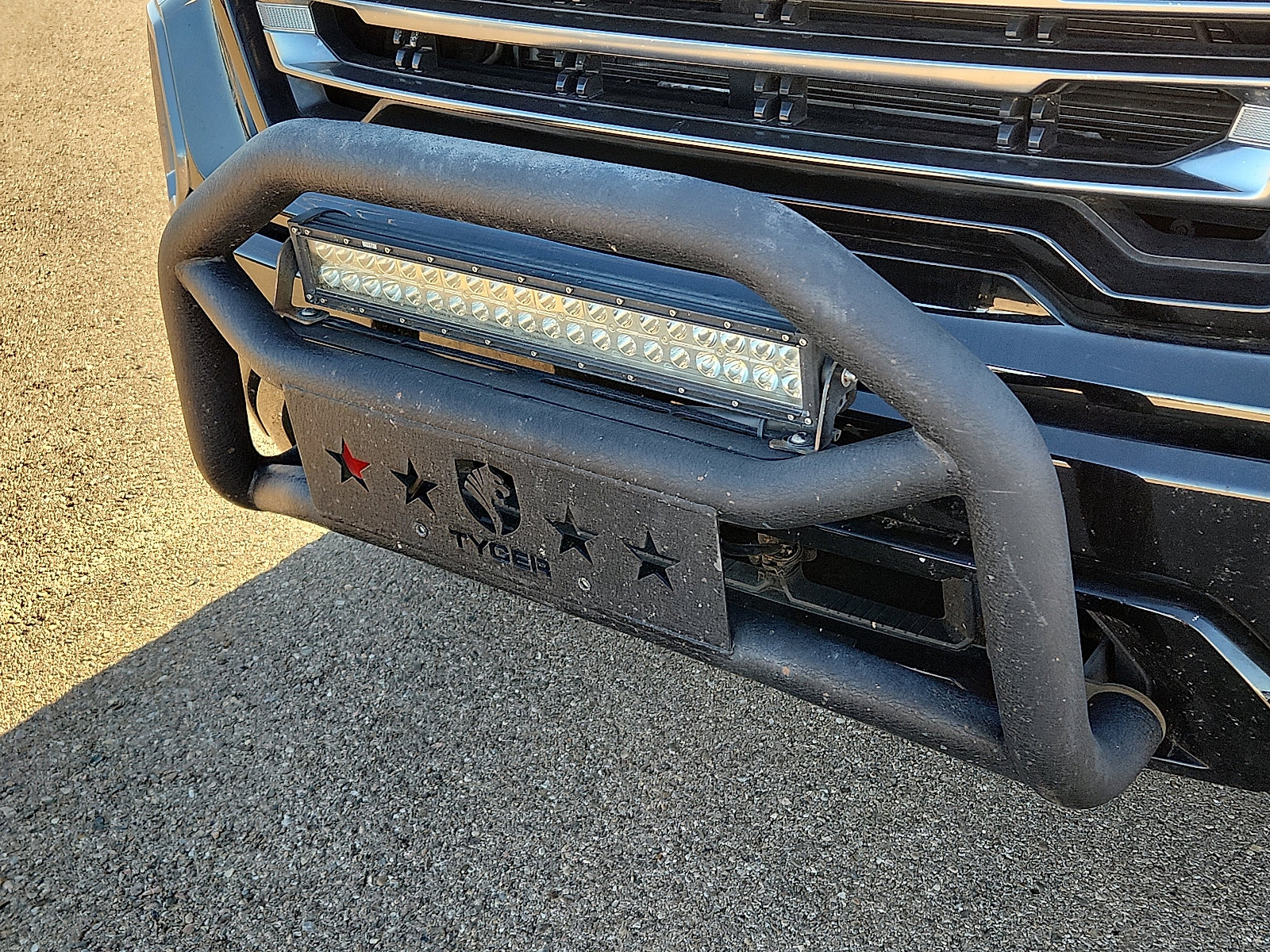 Used 2022 GMC Sierra 1500 AT4 w/ AT4 Preferred Package image 7