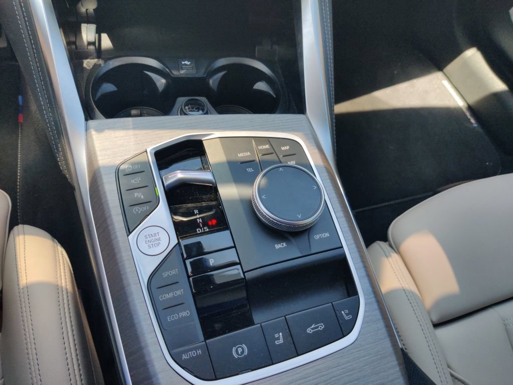 Used 2026 BMW M440i Convertible w/ Premium Package RWD image 10