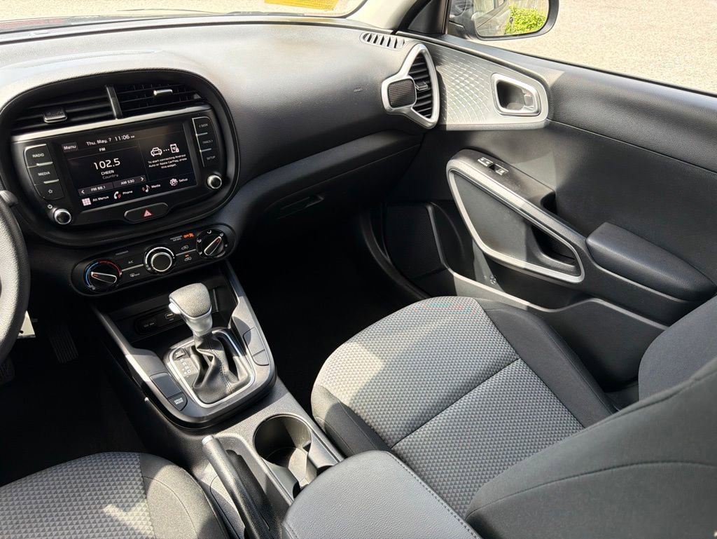 Certified 2023 Kia Soul LX w/ LX Technology Package FWD image 18
