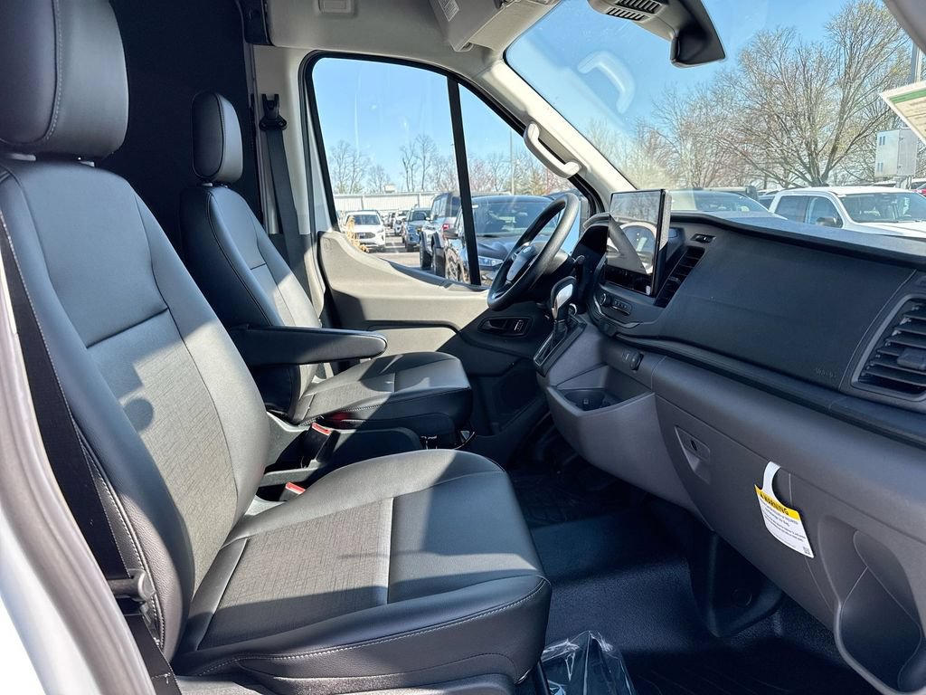 New 2026 Ford Transit 250 148 Medium Roof w/ Load Area Protection Package RWD image 21