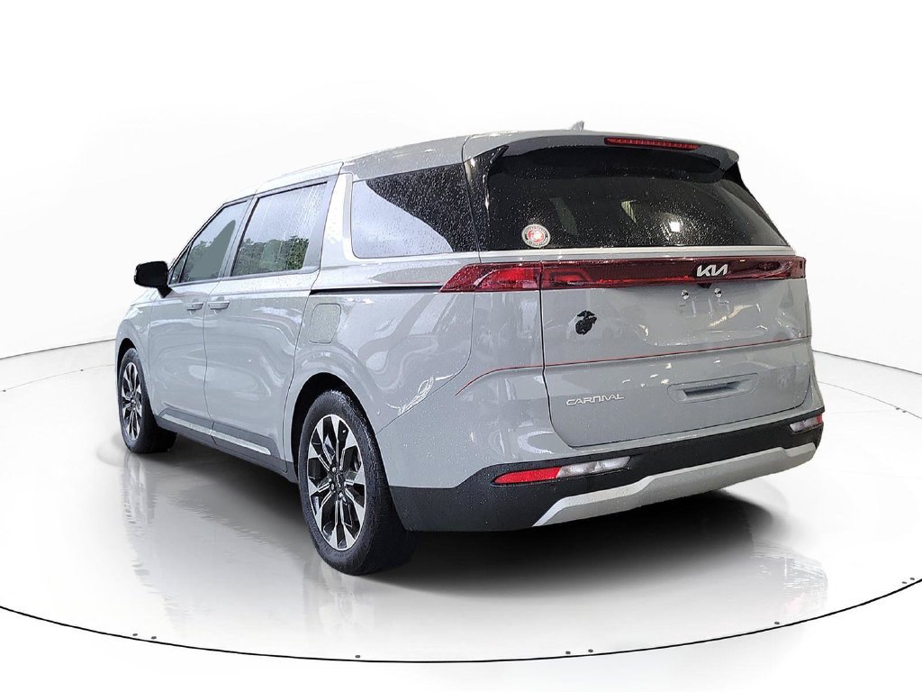 Certified 2024 Kia Carnival EX FWD image 4