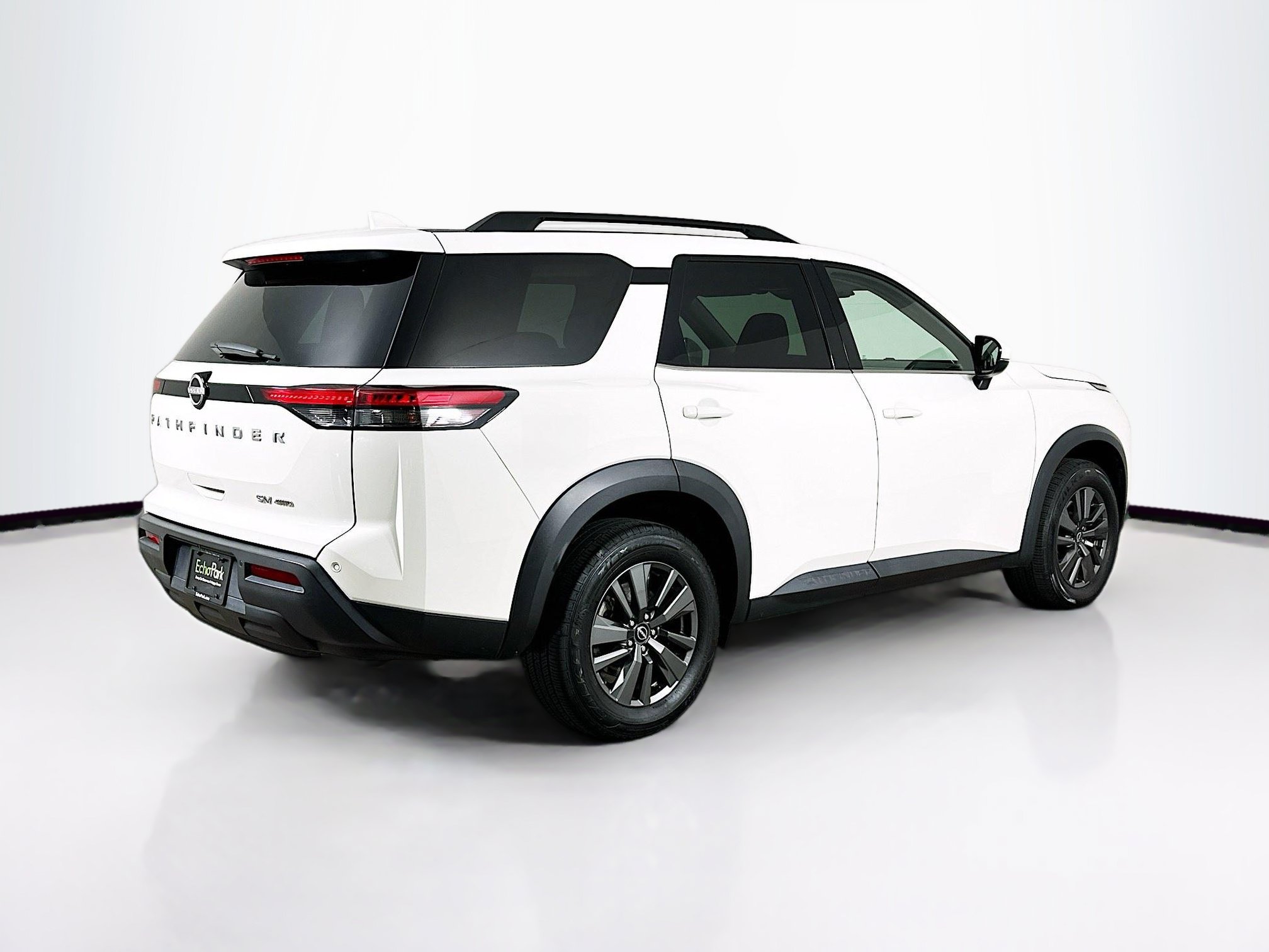 Used 2023 Nissan Pathfinder SV AWD/4WD image 9