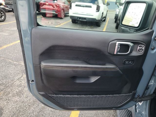 Used 2025 Jeep Wrangler Sahara 4xe image 13