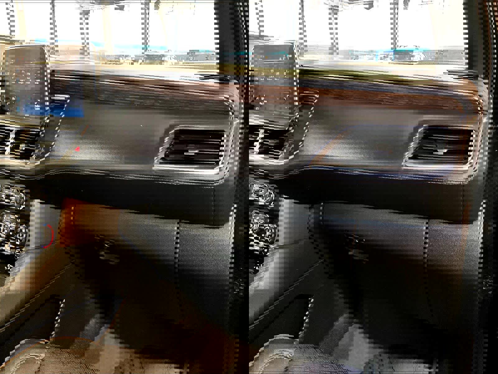 Used 2023 Chevrolet Tahoe High Country w/ Premium Package 2 image 13