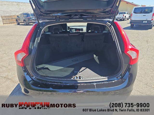 Used 2018 Volvo V60 T5 Cross Country AWD/4WD image 29