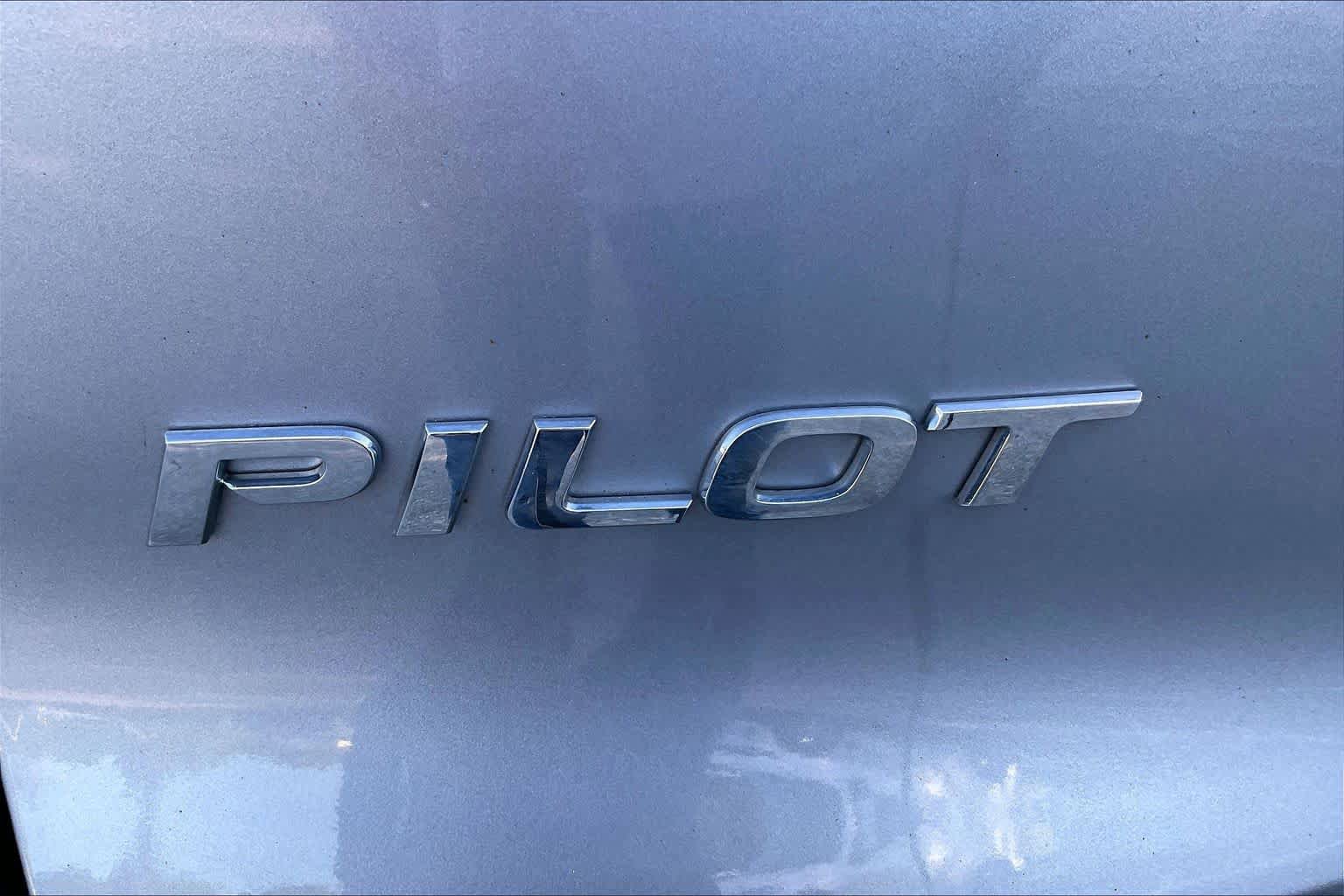 Used 2016 Honda Pilot Touring image 9