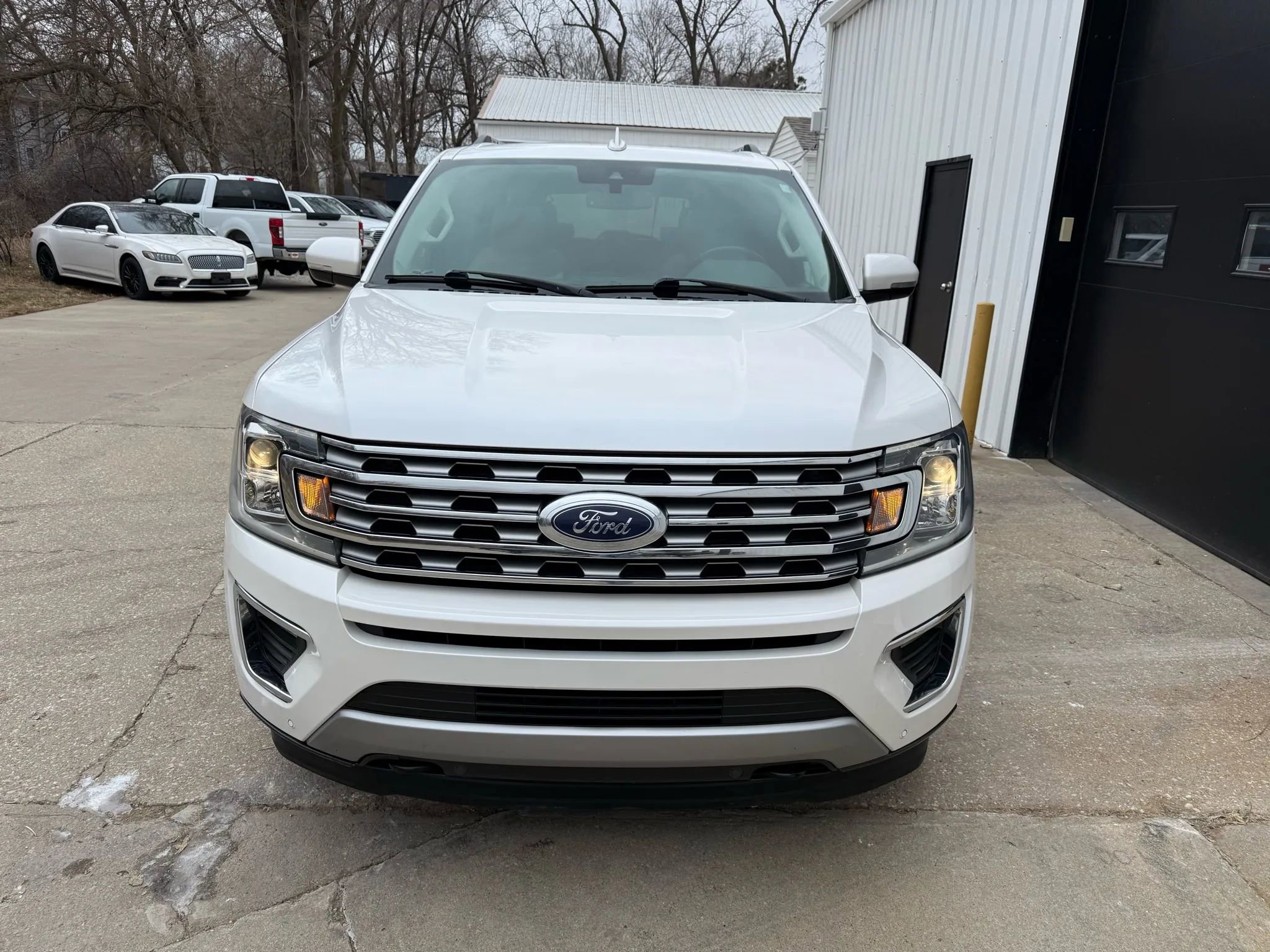 Used 2018 Ford Expedition Limited w/ Equipment Group 301A image 3