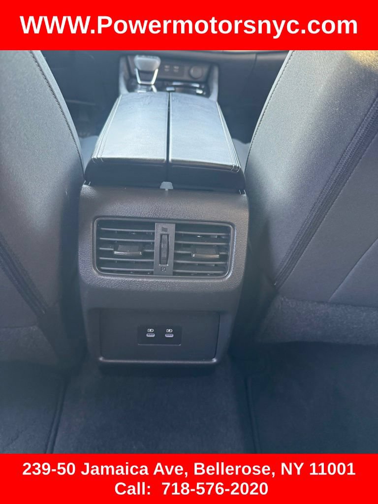 Used 2024 Nissan Rogue SV FWD image 31