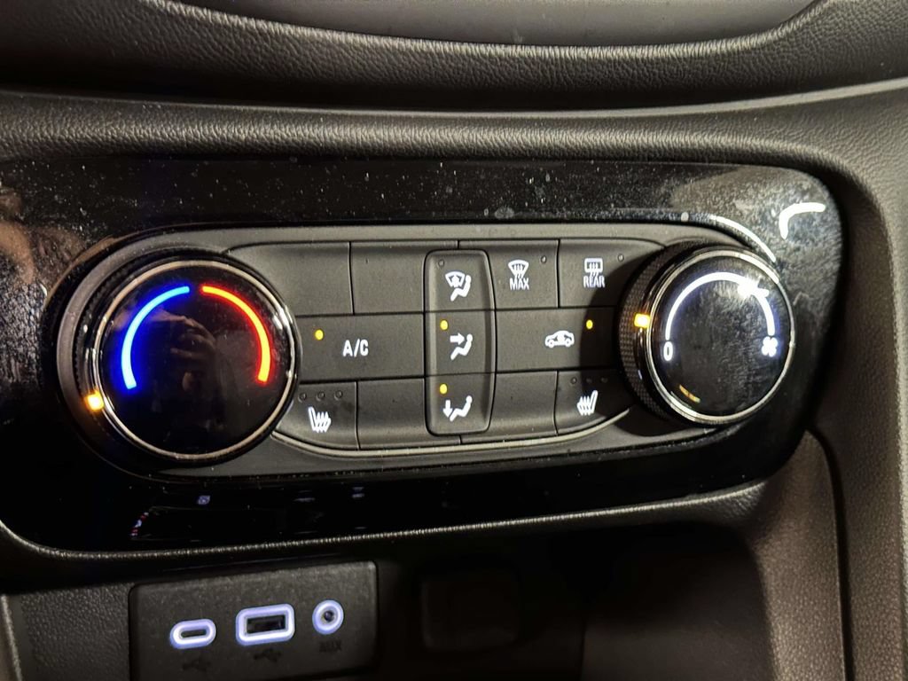 Used 2023 Buick Encore GX Preferred w/ Cold Weather Comfort Package FWD image 22