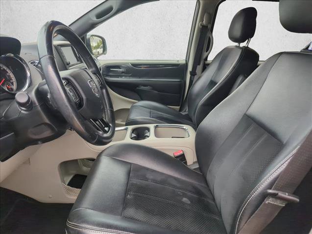 Used 2018 Dodge Grand Caravan SXT image 11