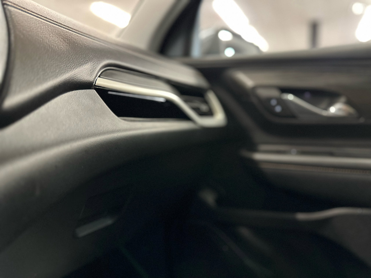 Used 2018 GMC Terrain SLT w/ Infotainment Package II image 24