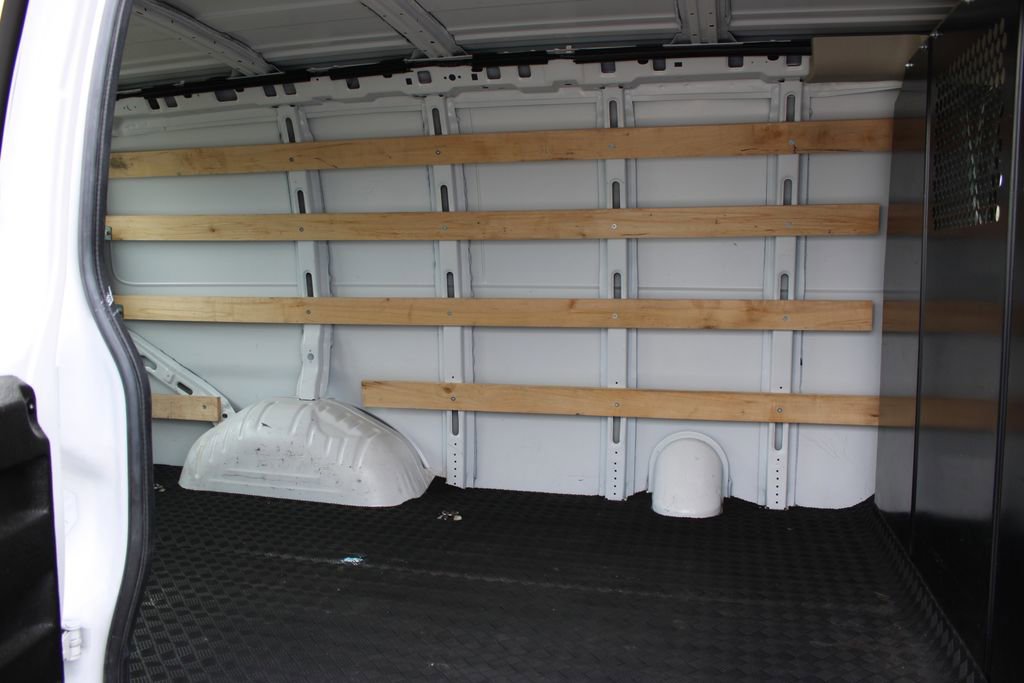 Used 2024 GMC Savana 2500 w/ Driver Convenience Package image 11