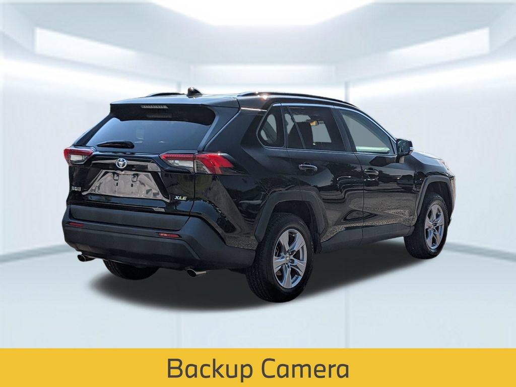 Used 2022 Toyota RAV4 XLE FWD image 7