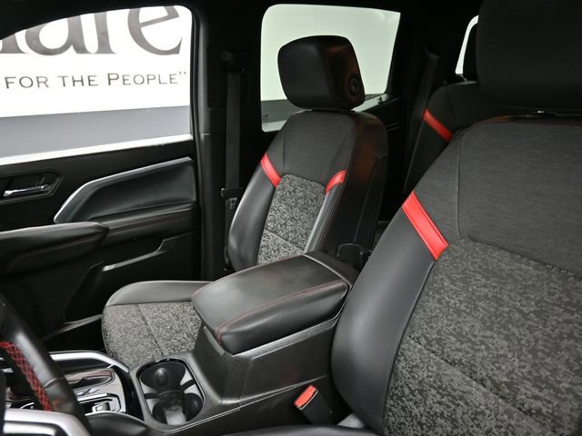 Used 2024 Chevrolet Colorado Z71 w/ Z71 Convenience Package 2 image 16